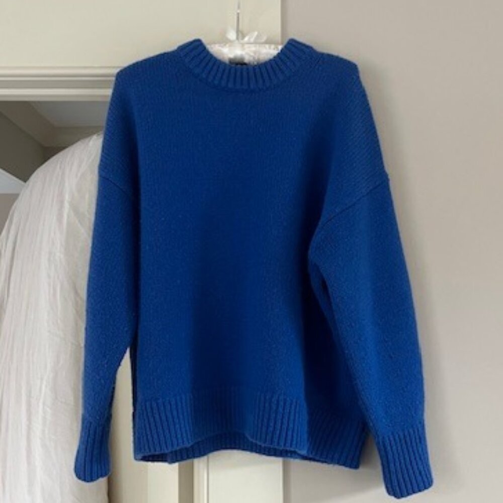 COS CHUNKY WOOL CREW-NECK SWEATER